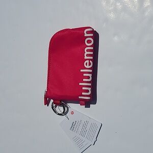 NWT Lululemon Clippable Card Pouch Passionate/white